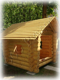 Деревянный домик для детей - подарок от компании Русдом