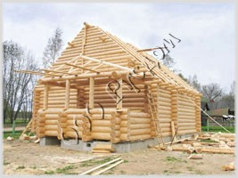 Фотография сруба деревянного двухэтажного дома